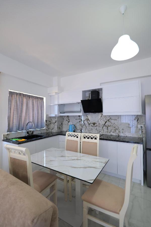 Arijons Apartments Саранде Екстериор снимка