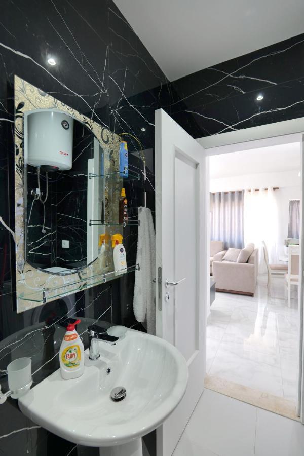 Arijons Apartments Саранде Екстериор снимка