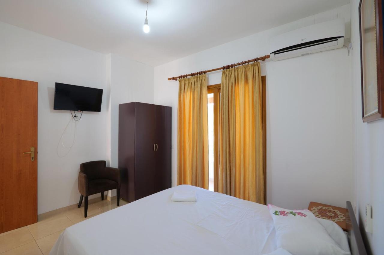 Arijons Apartments Саранде Екстериор снимка